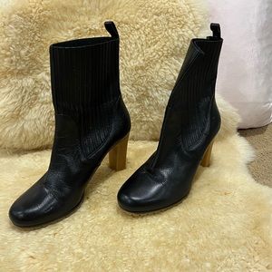 🍀Sale🍀 Authentic Gucci Black Leather Boots 38.5/8